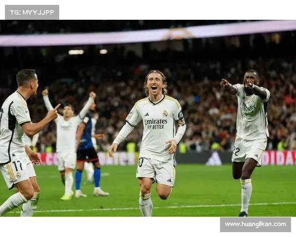 范尼2006年加盟皇马首季惊艳表现 单赛季打入25球助力西甲夺冠